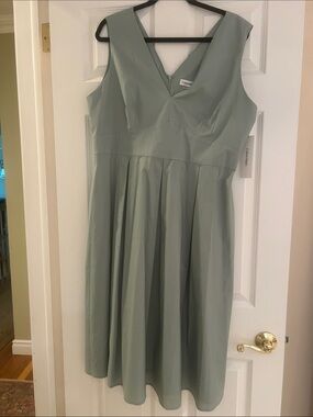 NWT Calvin Klein Sleeveless V-Neck Pleated Midi Dress in Sage size 16